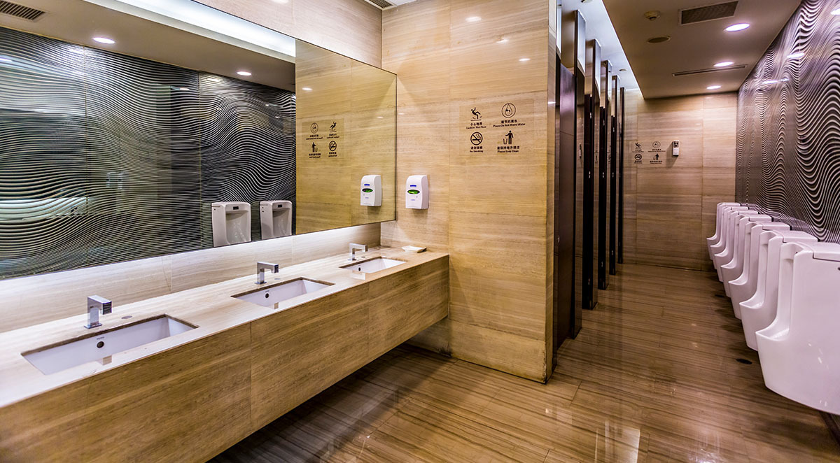 how to keep restaurant bathrooms clean